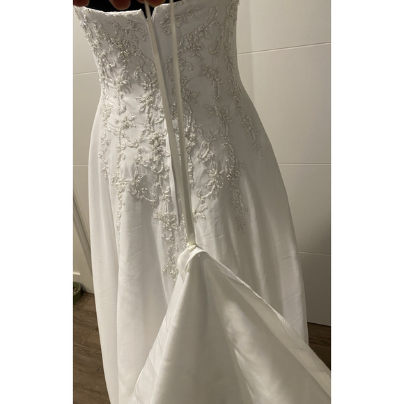 David's Bridal Wedding Dress Womens 12 Strapless Beaded Tiered Ball Gown w Train - Picture 10 of 16
